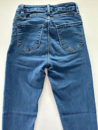 Pantalón Vaqueros azules con rotos