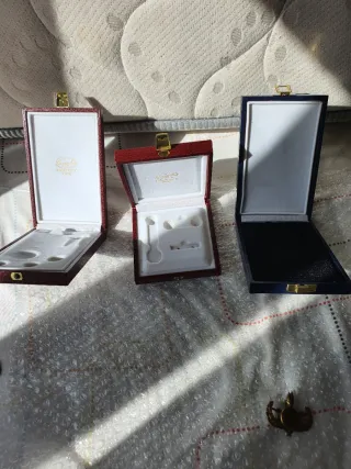 Lote de medallas y pines militares