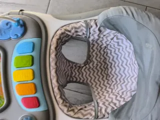 Caminador para bebé con actividades