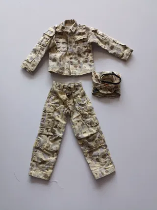 Lote uniformes desierto escala 1/6