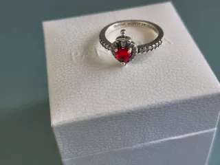 Anillo Pandora Corazón y Espada