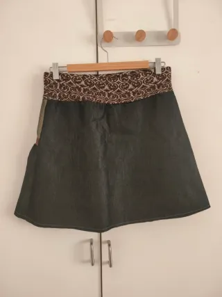 Falda tejana con detalles marrones