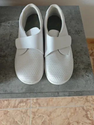 Zapatos blancos trabajo clínica T40 anatomicos