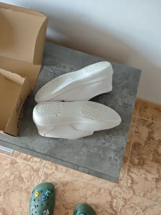 Zapatos blancos trabajo clínica T40 anatomicos