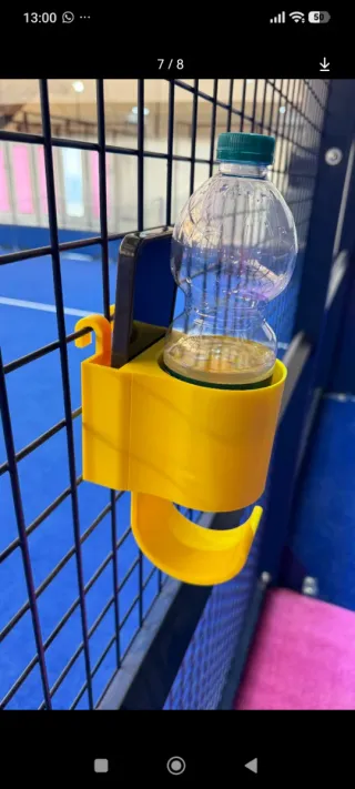 Soporte para agua, toalla y móvil pista padel