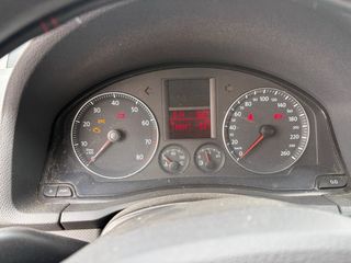 Volkswagen Golf 5 , año 2006,