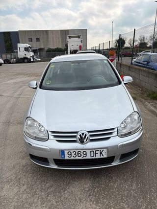 Volkswagen Golf 5 , año 2006,