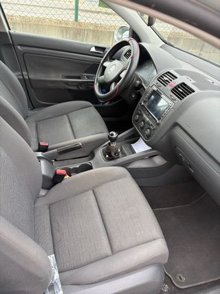 Volkswagen Golf 5 , año 2006,