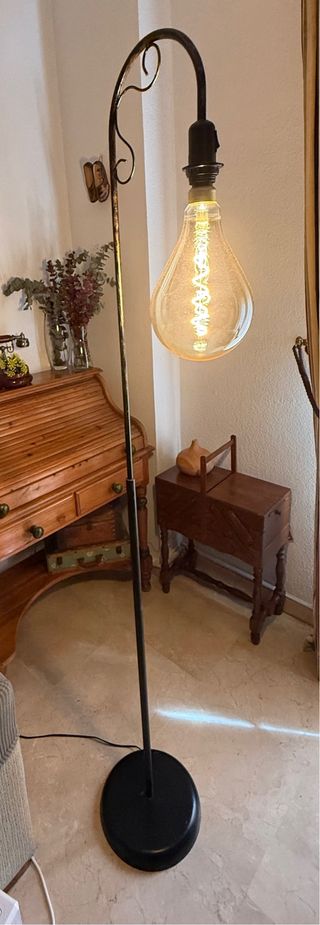 Lámpara de pie metal