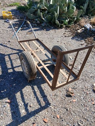 Carro para cajas de tomates