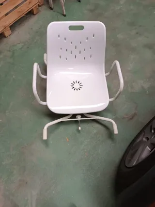 Silla de ducha blanca