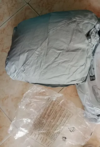 Funda impermeable para el coche