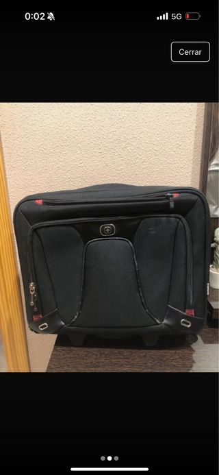 Maletín de viaje negro con ruedas