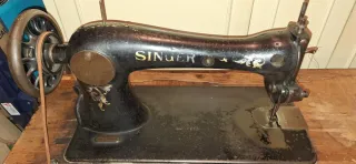 Máquina de Coser Antigua Alfa