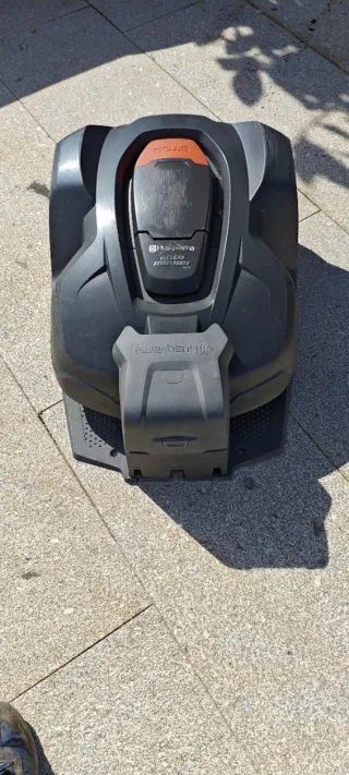 Husqvarna Automower 320 con estación de carga