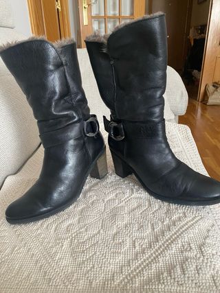 Botines de piel negros