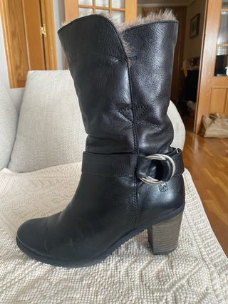Botines de piel negros