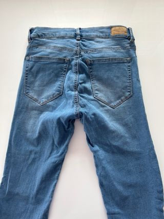 Vaqueros pitillo azules talla 34
