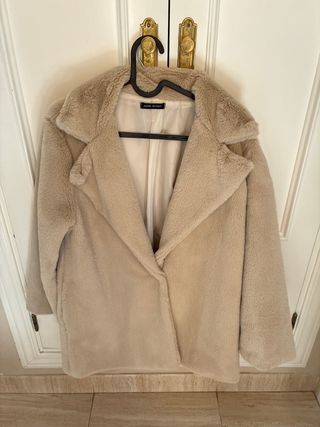 Chaqueta pelo beige