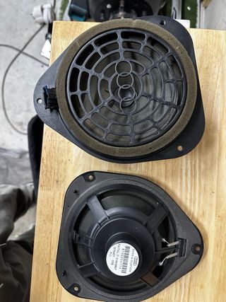 Altavoces Bang Olufsen Audi 4Ω