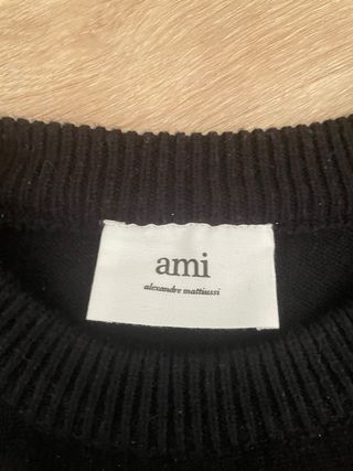 Jersey Ami Paris Negro Corazón Rojo