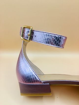 Geox Sandalias Tacón Bajo y Hebilla 100% Piel Lila