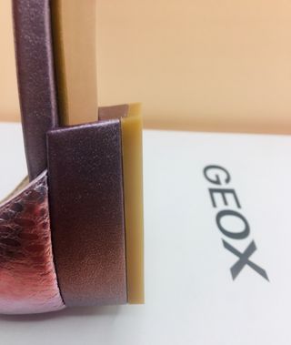 Geox Sandalias Tacón Bajo y Hebilla 100% Piel Lila