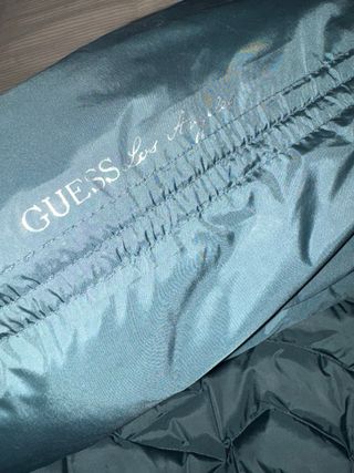 Chaqueta Guess Plumas Negra Mujer