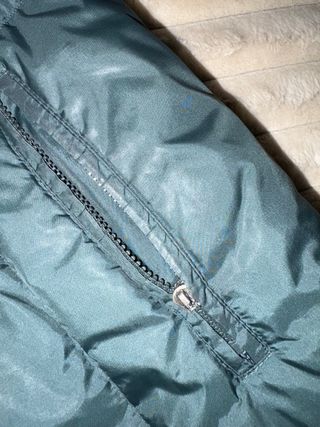 Chaqueta Guess Plumas Negra Mujer