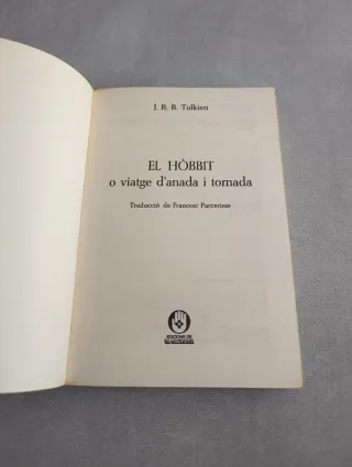 EL HOBBIT. J.R.R. TOLKIEN. L'ESPARVER. CATALÀ