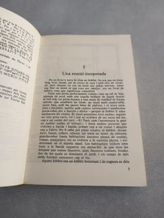 EL HOBBIT. J.R.R. TOLKIEN. L'ESPARVER. CATALÀ