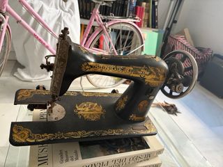 Máquina de coser Singer antigua