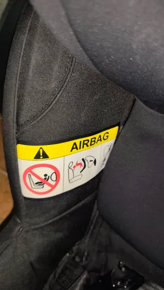 Silla de coche BeSafe negra y base Isofix