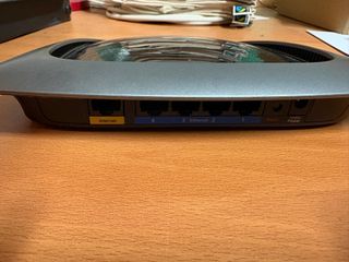 3 Routers Cisco Linksys