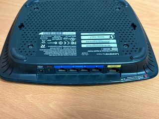 3 Routers Cisco Linksys