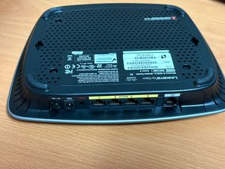 3 Routers Cisco Linksys