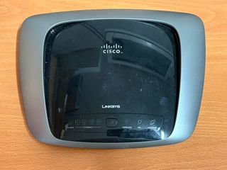 3 Routers Cisco Linksys
