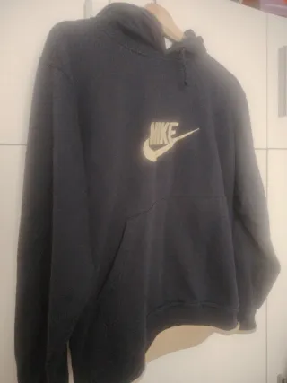 Sudadera Nike azul marino con Logo Beige