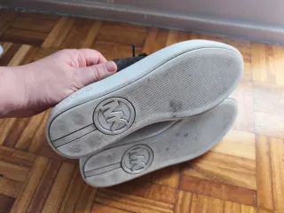 Sapatilhas Michael Kors bege e castanho