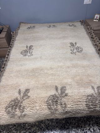 Tappeto in lana beige e marrone fatto a mano