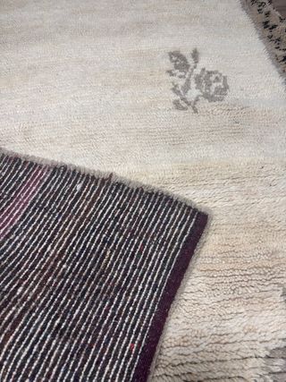 Tappeto in lana beige e marrone fatto a mano