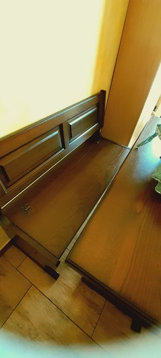 Tavolo in legno, cassapanca e 3 sedie