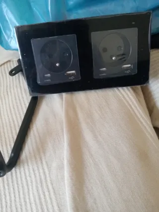 Enchufe Doble Negro con USB