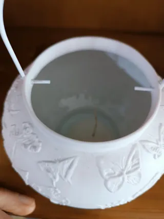 Lanterna in biscuit decorata con farfalle