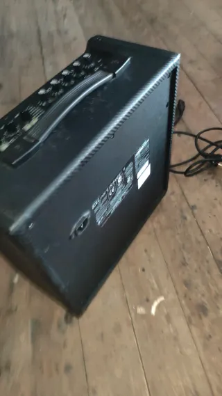 Fender Mustang I amplificador guitarra