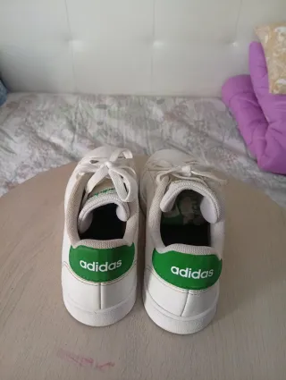 Adidas Blancas y Verdes