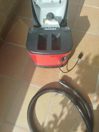 Aspirador Nilfisk King 516