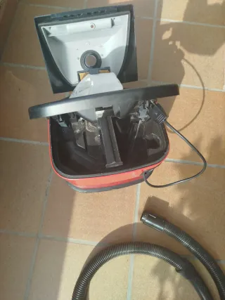 Aspirador Nilfisk King 516