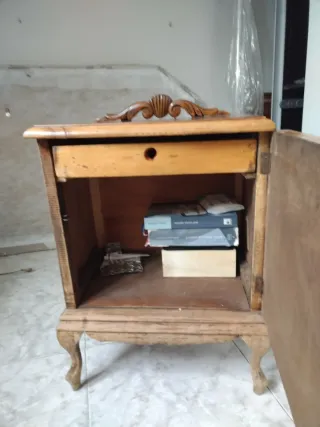 Mesita de noche antigua madera