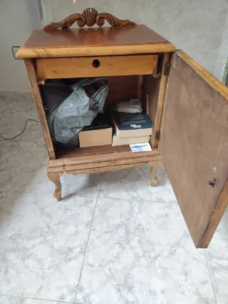Mesita de noche antigua madera